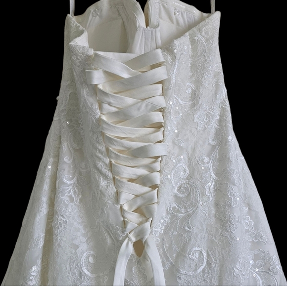 ANNA SORRANO "SUZETTE" STRAPLESS WEDDING GOWN WITH CHANTILLY EYELASH HEM - Picture 7 of 16